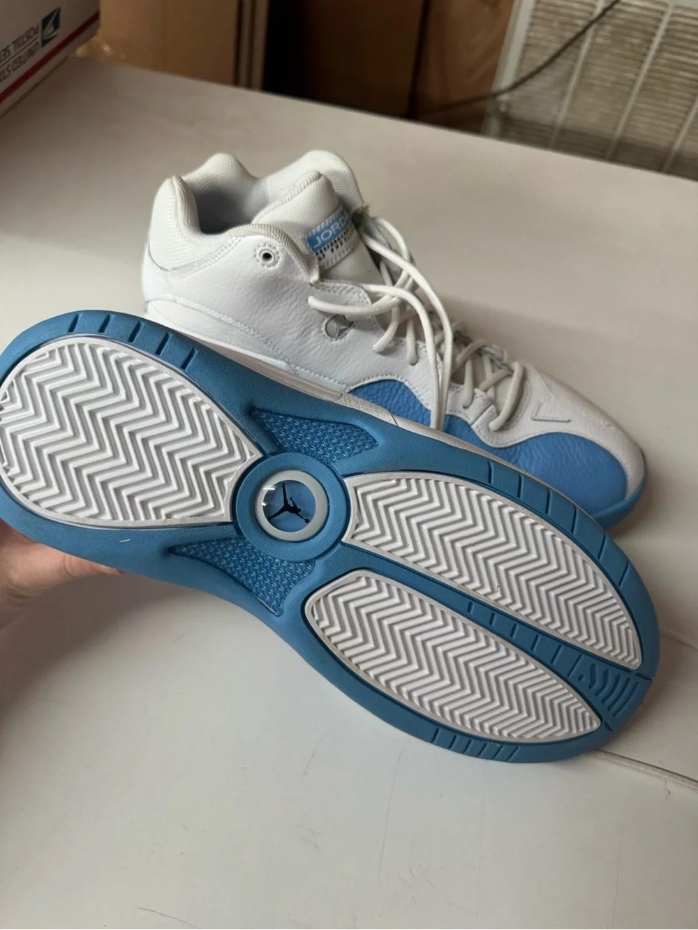 Jordan Mens 10 White and Light Blue High-Top Basketball Sneakers